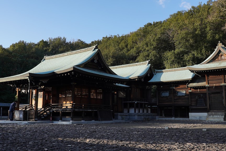 屋島神社本殿２