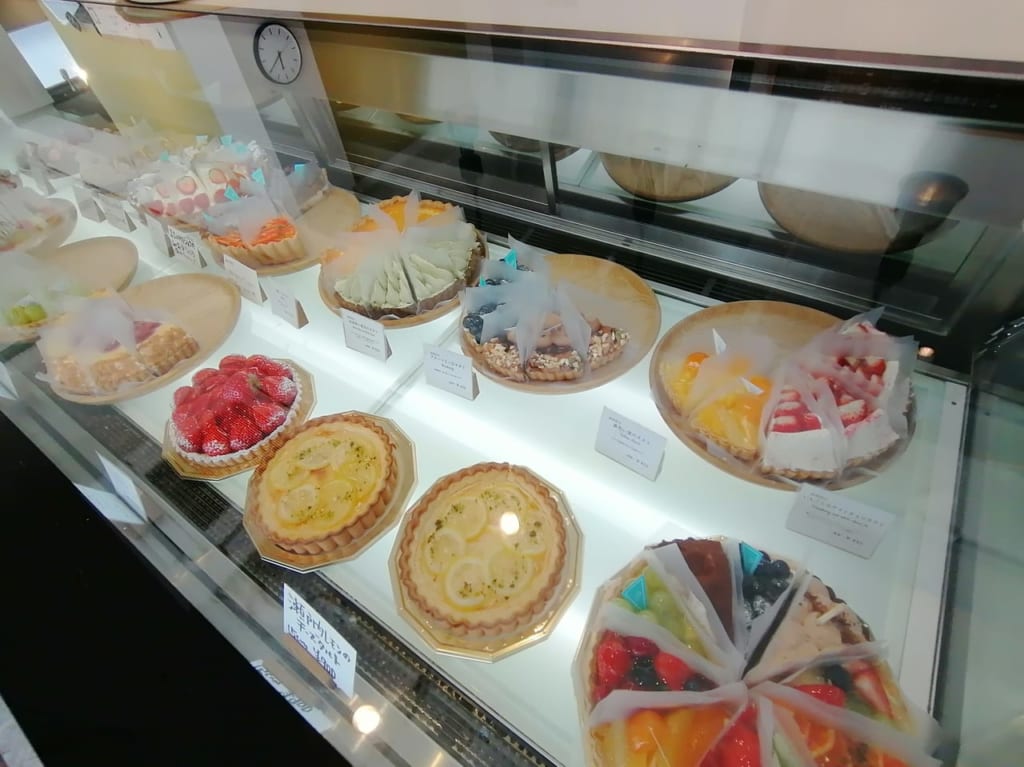 かにわしタルトショーケース